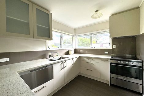 Photo of property in 2/4 Mahuta Grove, Northcote, Auckland, 0627