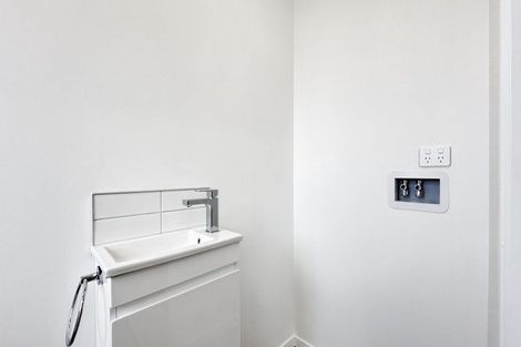 Photo of property in 2 Ngae Place, Mangere East, Auckland, 2024