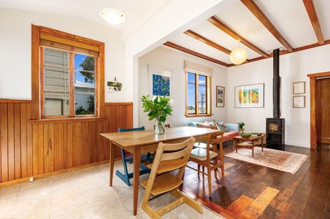 Photo of property in 21 Upper Bourke Street, Kilbirnie, Wellington, 6022