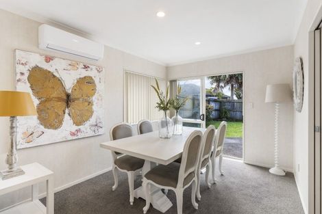 Photo of property in 9 Ballydonegan Rise, East Tamaki, Auckland, 2013