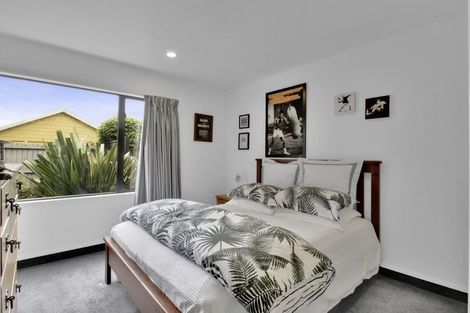 Photo of property in 28 Huntingdon Place, Avonhead, Christchurch, 8042