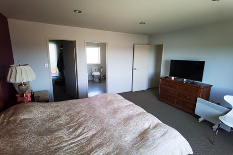 Photo of property in 72 Oakway Drive, Schnapper Rock, Auckland, 0632