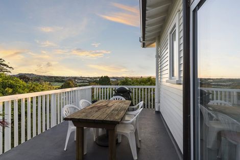 Photo of property in 8 Westmere Crescent, Westmere, Auckland, 1022