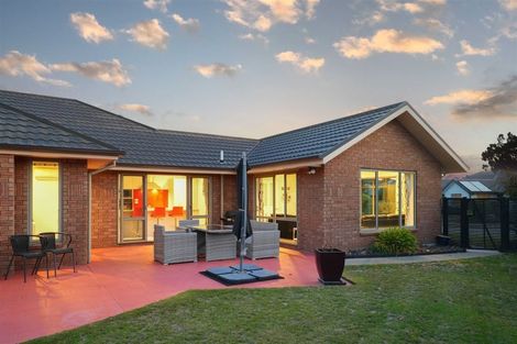 Photo of property in 8 Belgrove Place, Parklands, Christchurch, 8083