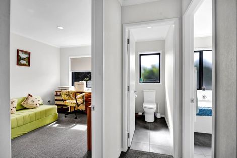 Photo of property in 120 Pohutukawa Place, Waiwhakaiho, New Plymouth, 4312