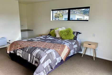 Photo of property in 19 Kingfisher Crescent, Albert Town, Wanaka, 9305