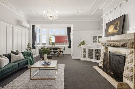 Photo of property in 212 Queens Drive, Lyall Bay, Wellington, 6022