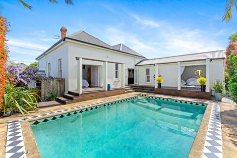 Photo of property in 14 Eversleigh Road, Belmont, Auckland, 0622