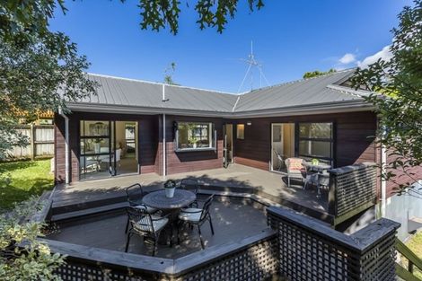 Photo of property in 2/9 Eastwood Rise, Browns Bay, Auckland, 0630