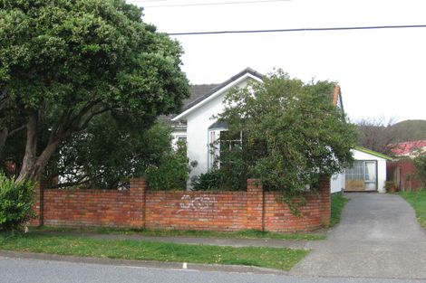 Photo of property in 24 Hunter Street, Taita, Lower Hutt, 5011