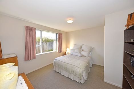 Photo of property in 22 Creese Place, Redwood, Christchurch, 8051