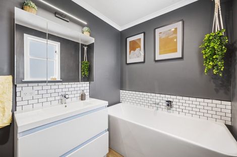 Photo of property in 130 Guppy Road, Taradale, Napier, 4112