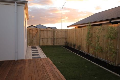 Photo of property in 60 Atlantic Drive, Fitzherbert, Palmerston North, 4410