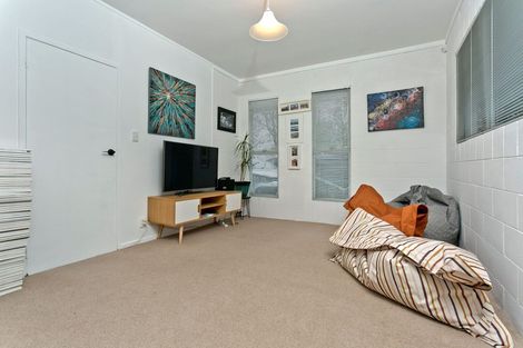 Photo of property in 1/2 Hume Drive, Hillcrest, Auckland, 0627