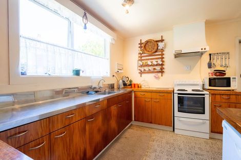 Photo of property in 72 Hinemoa Street, Birkenhead, Auckland, 0626