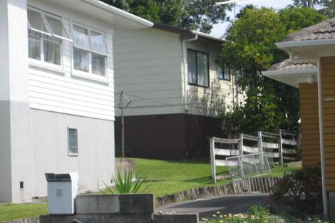 Photo of property in 1/2 Woodall Place, Totara Vale, Auckland, 0627