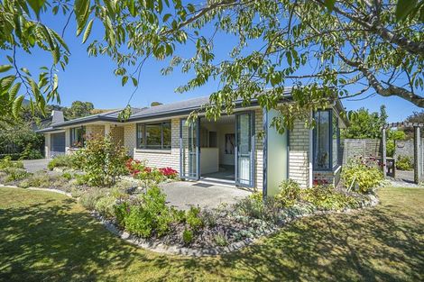 Photo of property in 2 Ashdonleigh Grove, Stoke, Nelson, 7011