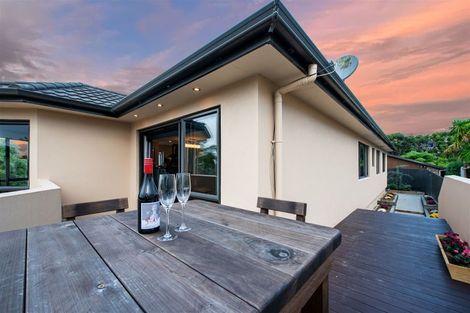Photo of property in 86 San Valentino Drive, Henderson, Auckland, 0612