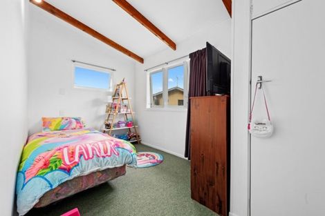 Photo of property in 11a Norana Road, Maoribank, Upper Hutt, 5018