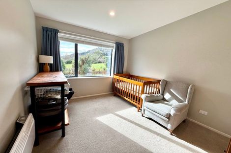 Photo of property in 13 Matuku Lane, Heathcote Valley, Christchurch, 8022