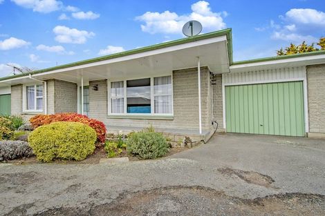 Photo of property in 2/7 Curletts Road, Sockburn, Christchurch, 8042