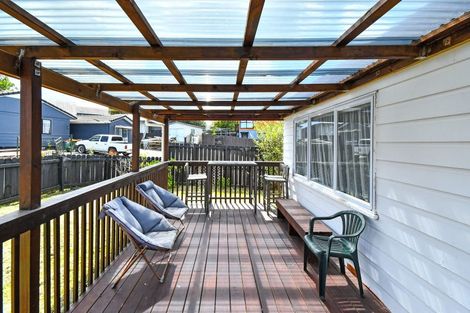 Photo of property in 1/11 Kirklow Place, Goodwood Heights, Auckland, 2105