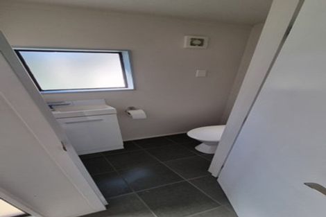 Photo of property in 2/29 Cheltenham Terrace, Newlands, Wellington, 6037