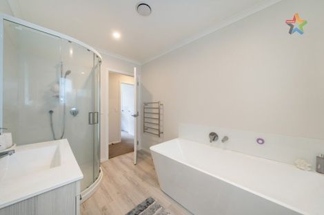 Photo of property in 139a Wainuiomata Road, Wainuiomata, Lower Hutt, 5014