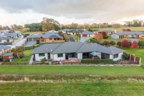 Photo of property in 10 Hanalin Drive, Marton, 4710