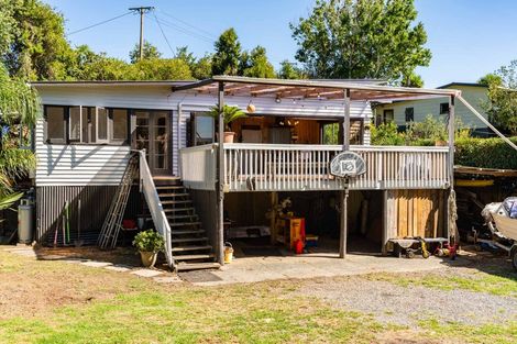 Photo of property in 106 Komiti Road, Tinopai, Matakohe, 0593