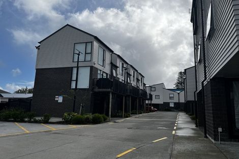 Photo of property in 14/3234 Great North Road, New Lynn, Auckland, 0600