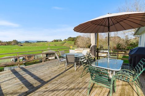 Photo of property in 141 Karioitahi Road, Waiuku, 2683