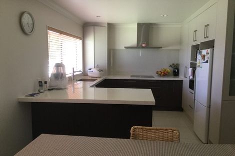 Photo of property in 14 Caltra Place, East Tamaki, Auckland, 2016