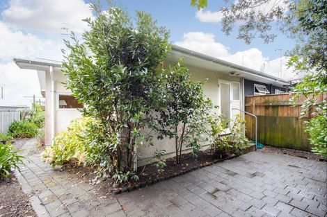 Photo of property in 2/1 Gardiner Street, Westshore, Napier, 4110