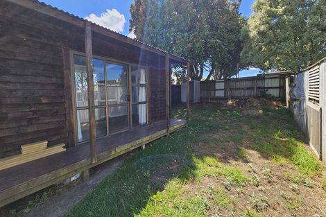 Photo of property in 10 Cook Street, Marfell, New Plymouth, 4310