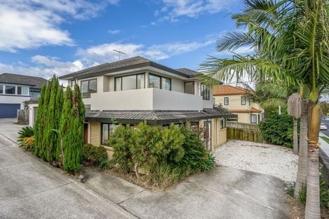 Photo of property in 2/49 College Road, Northcote, Auckland, 0627