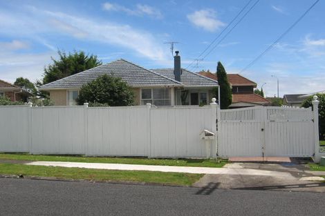 Photo of property in 42 Portadown Avenue, Pakuranga Heights, Auckland, 2010
