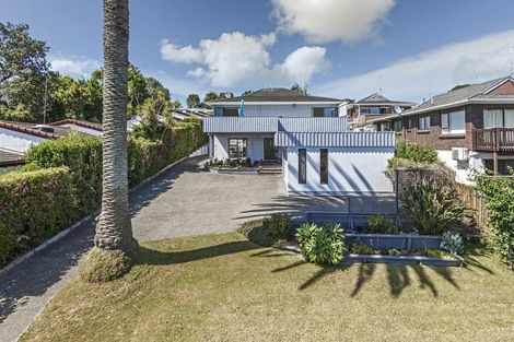 Photo of property in 26 Glencoe Road, Browns Bay, Auckland, 0630