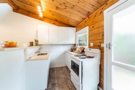 Photo of property in 2/15 Selwyn Crescent, Forrest Hill, Auckland, 0620