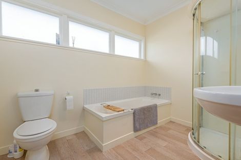 Photo of property in 10 Parkland Crescent, Terrace End, Palmerston North, 4410