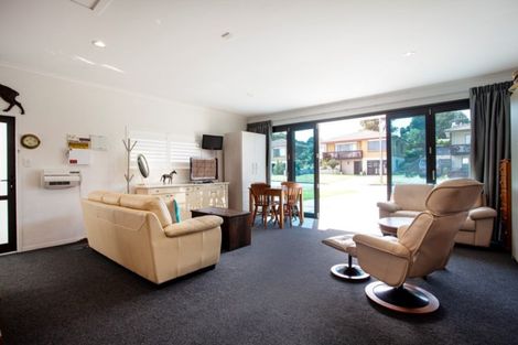 Photo of property in 48 Pitau Road, Mount Maunganui, 3116