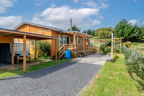 Photo of property in 2 Barclay Grove, Hokio Beach, Levin, 5571