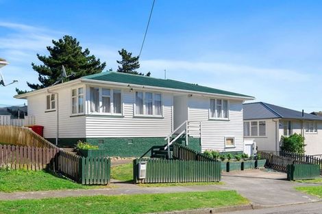 Photo of property in 12 Cornwall Crescent, Cannons Creek, Porirua, 5024