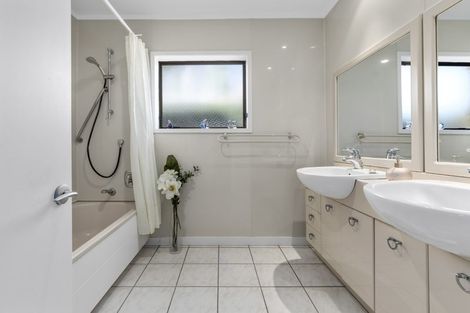 Photo of property in 11 Laing Place, Otumoetai, Tauranga, 3110