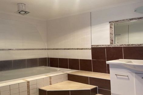 Photo of property in 67 Rosewell Crescent, Flat Bush, Auckland, 2019