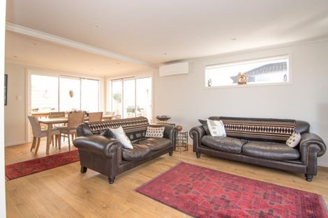 Photo of property in 4 Redwood Grove, Hokowhitu, Palmerston North, 4410