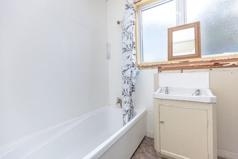 Photo of property in 14 Lowther Street, Whanganui, 4500