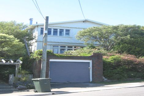 Photo of property in 8 Woburn Road, Northland, Wellington, 6012