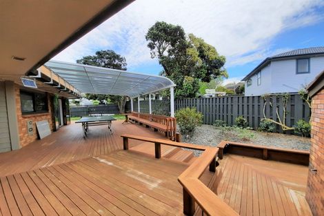Photo of property in 37 Parkhill Road, Mellons Bay, Auckland, 2014