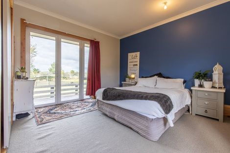 Photo of property in 2383 State Highway 2, Waipukurau, 4200